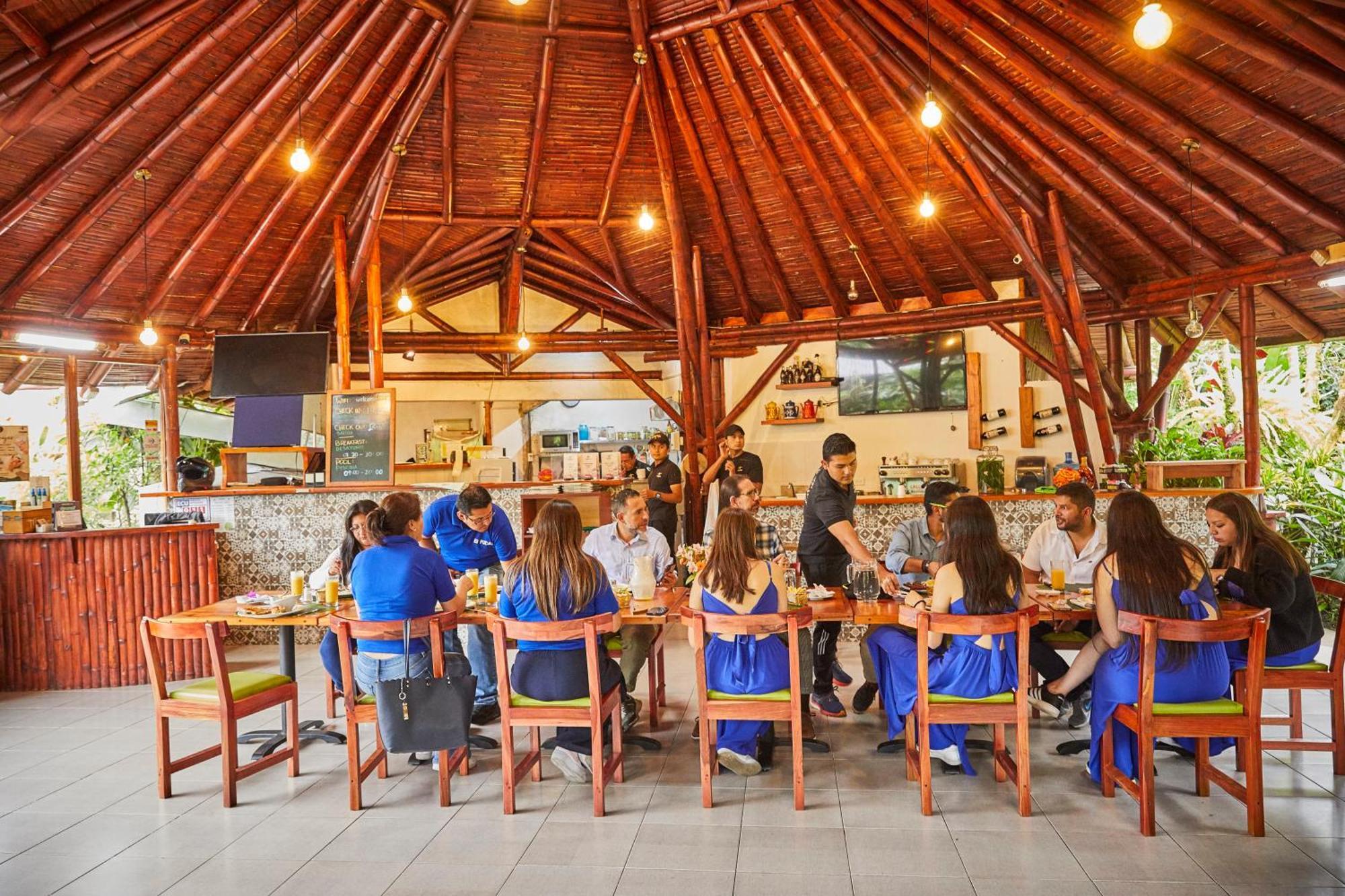 Sisakuna Lodge Миндо Екстериор снимка